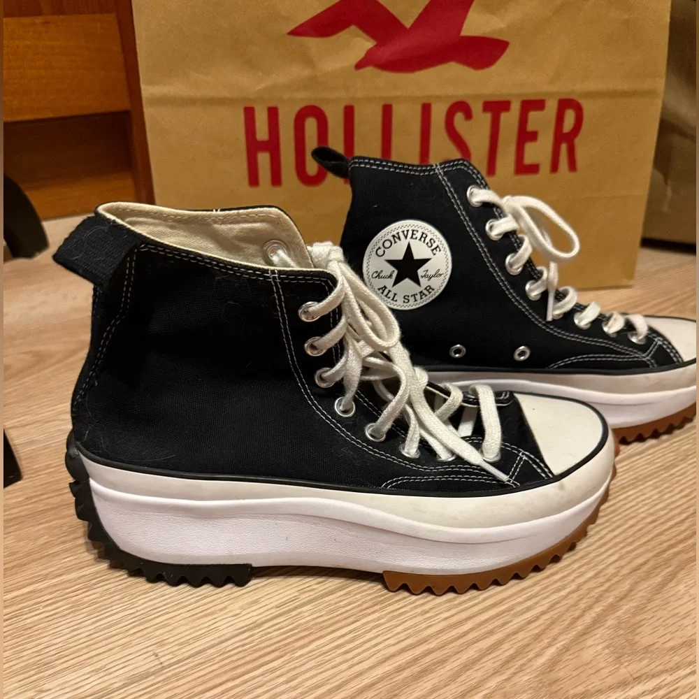 Black and White Converse High-Top Run Star Hike Sneakers- Like New - Picture 4 of 13